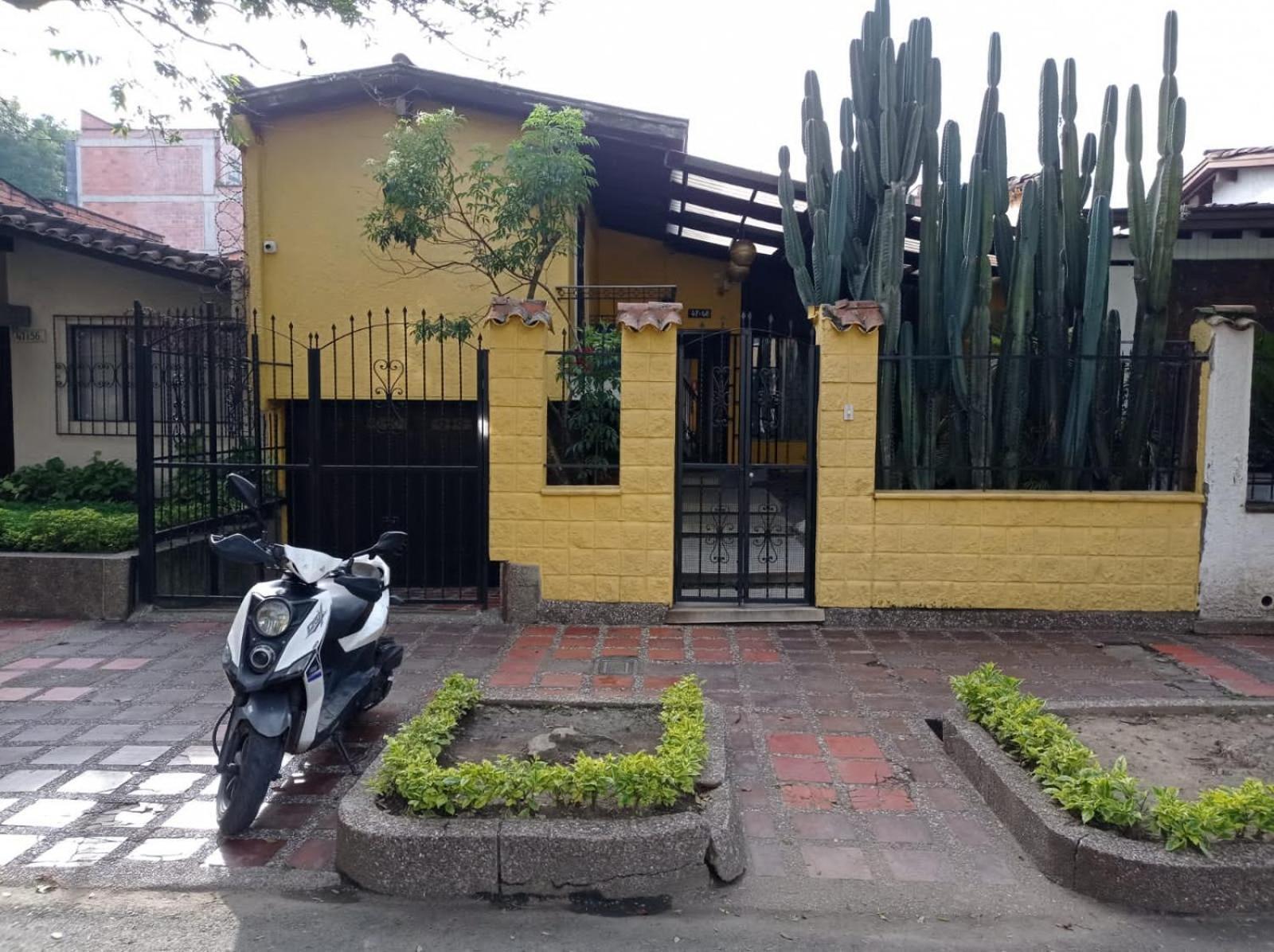 Yellow House Hostel Medellín Esterno foto